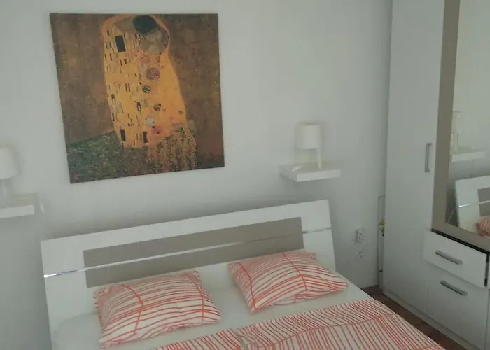 아파트 Modern In